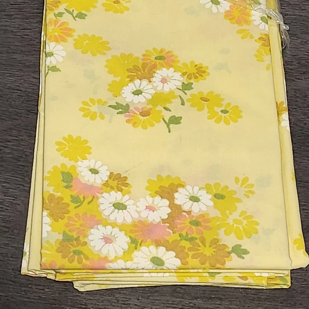 PACIFIC Miracle Pillow Cases Standard Yellow Floral Vintage 2pc Cottagecore 70s